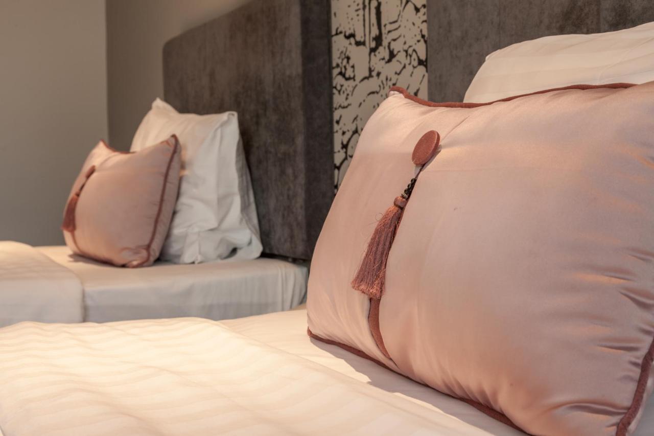 Ang Mor Lao Hotel (Adults Only) Phuket Dış mekan fotoğraf